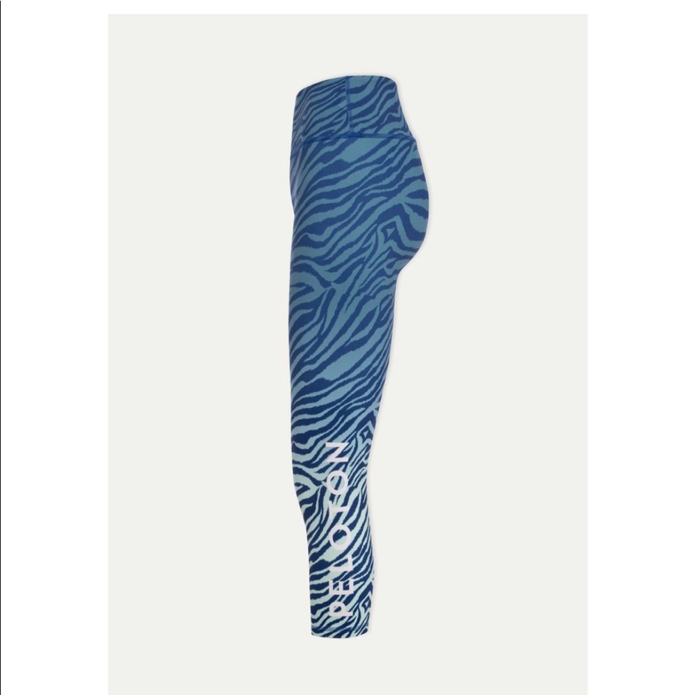 PELOTON JUNGLE CAPRI by 
MIAMI FITWEAR - size S